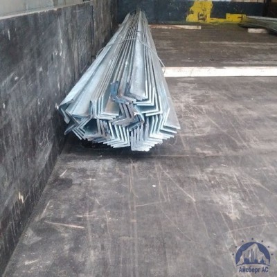 Уголок стальной равнополочный 100х100х14 мм С235 ГОСТ 8509-93 купить  в Череповце